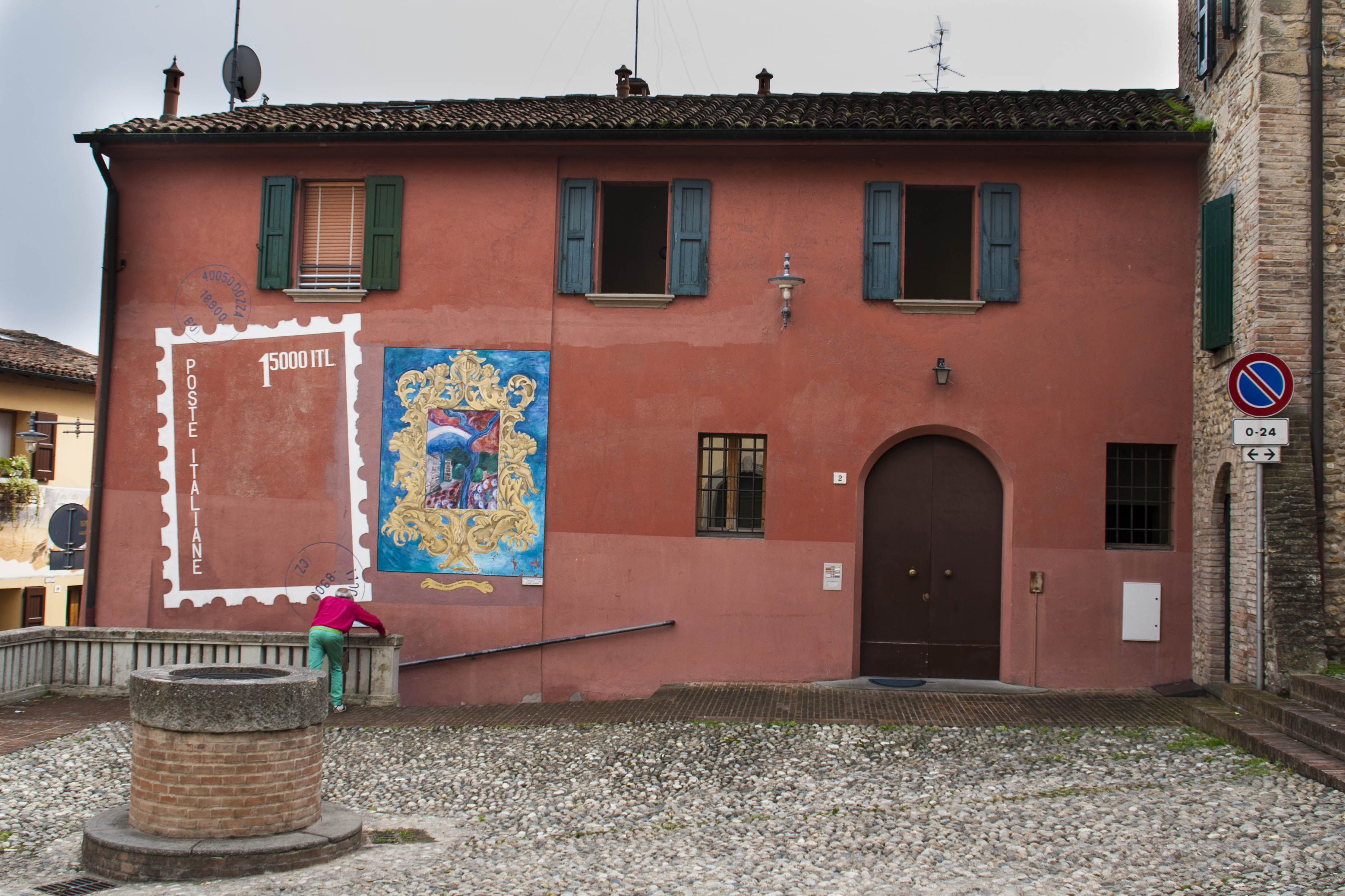 Dozza (Bo) Edificio Strada Borgo Dozza il paese dai muri come quadri