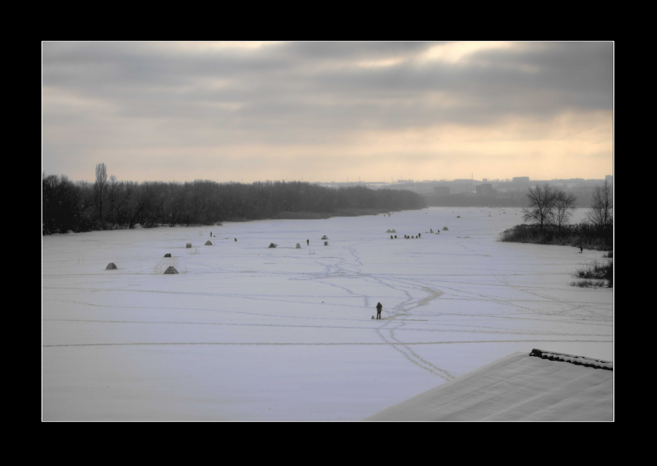 Dnipropetrovsk Ucraina HDR Fiume Dnieper Il fiume Dnieper ghiacciato