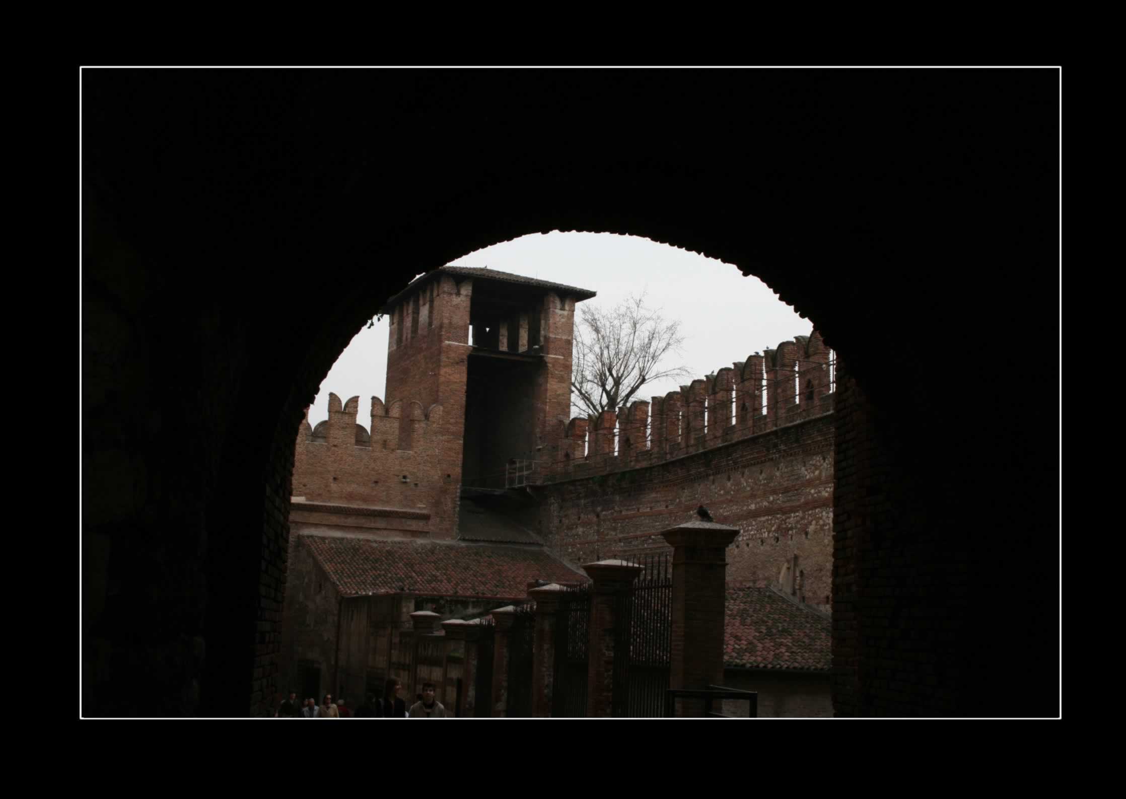 Verona Castel Vecchio Scorcio di Castel Vecchio dal Ponte