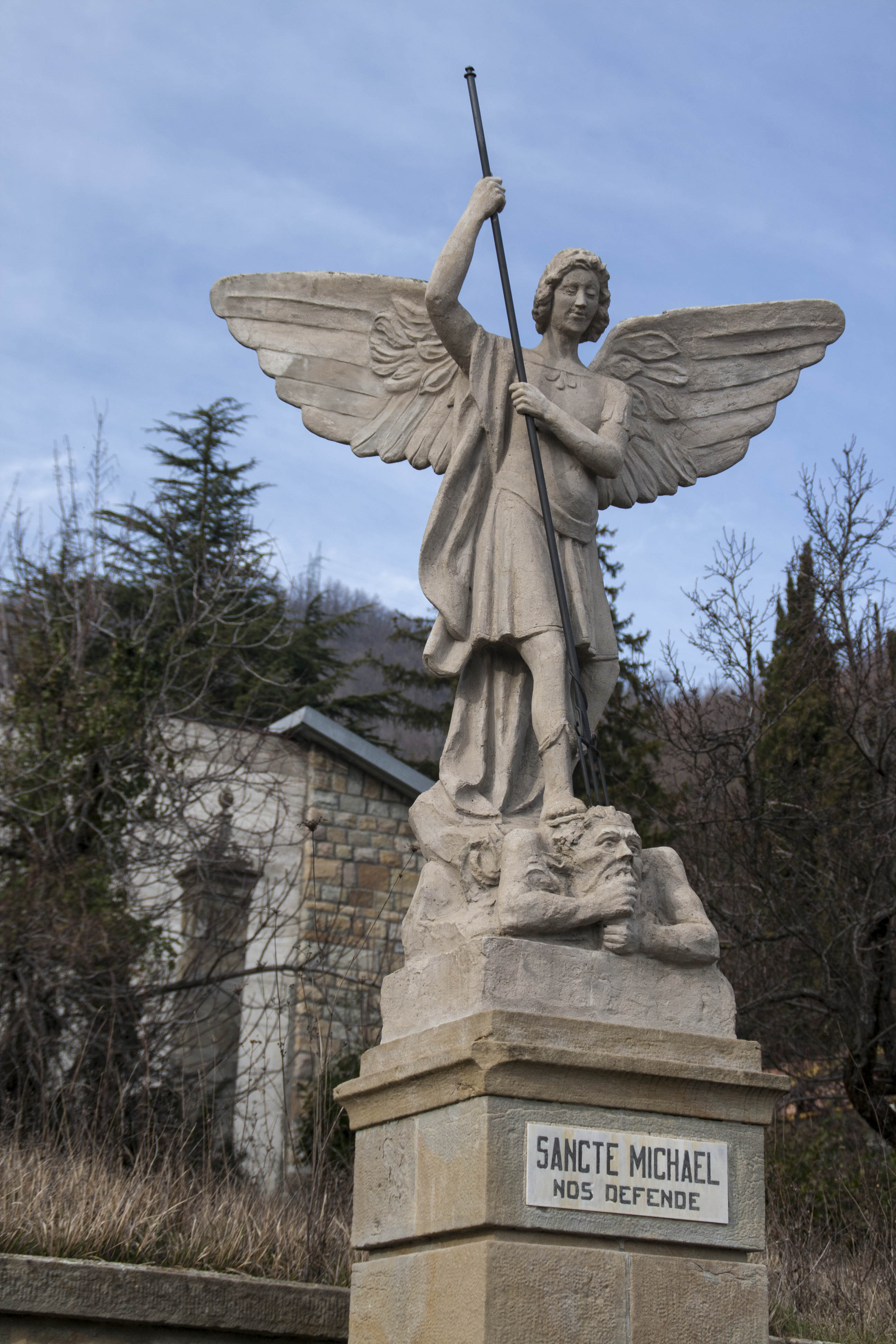 Monghidoro (Bo) Statua cimitero  