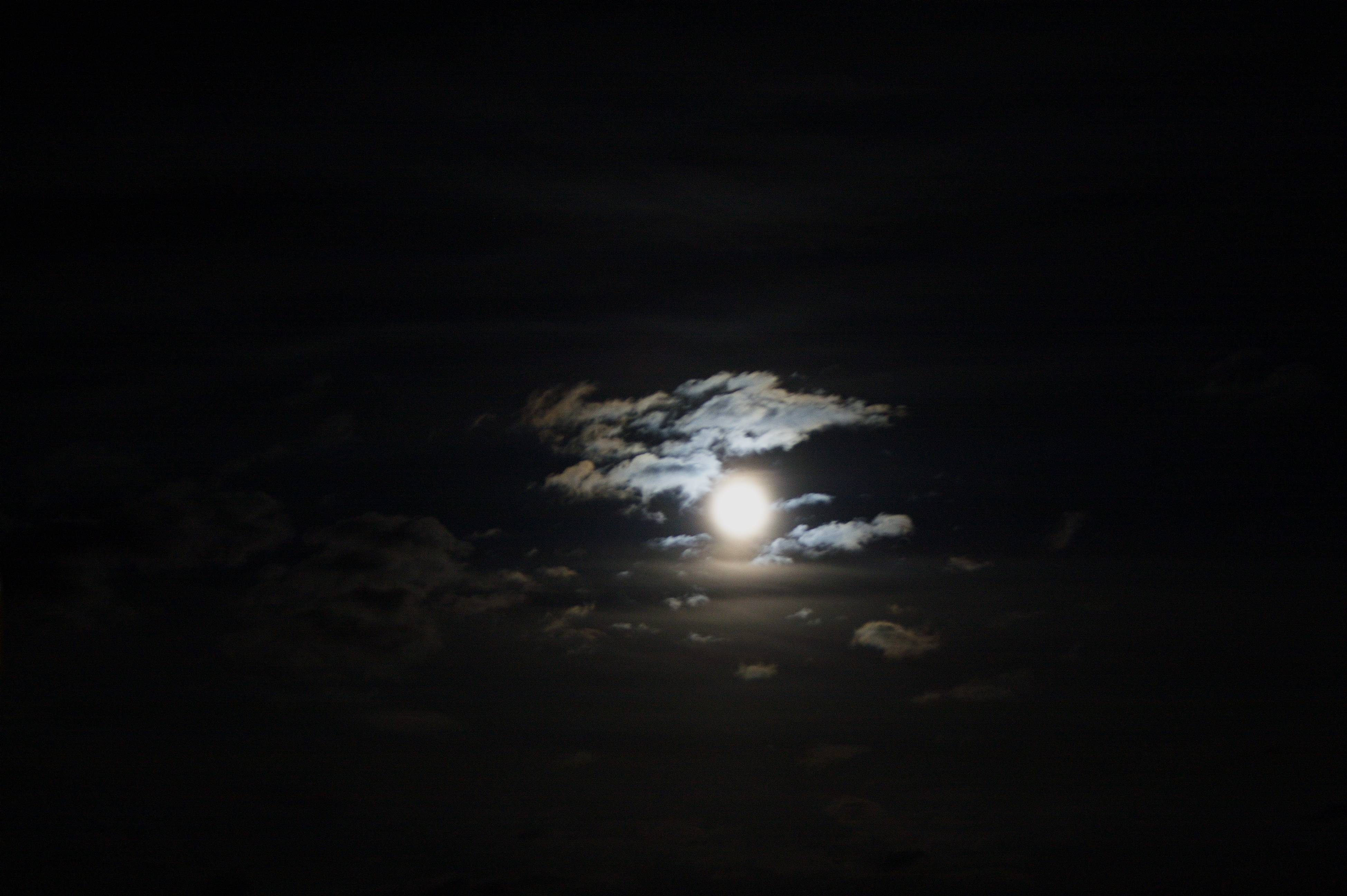 N/A Luna nuvole Cielo 