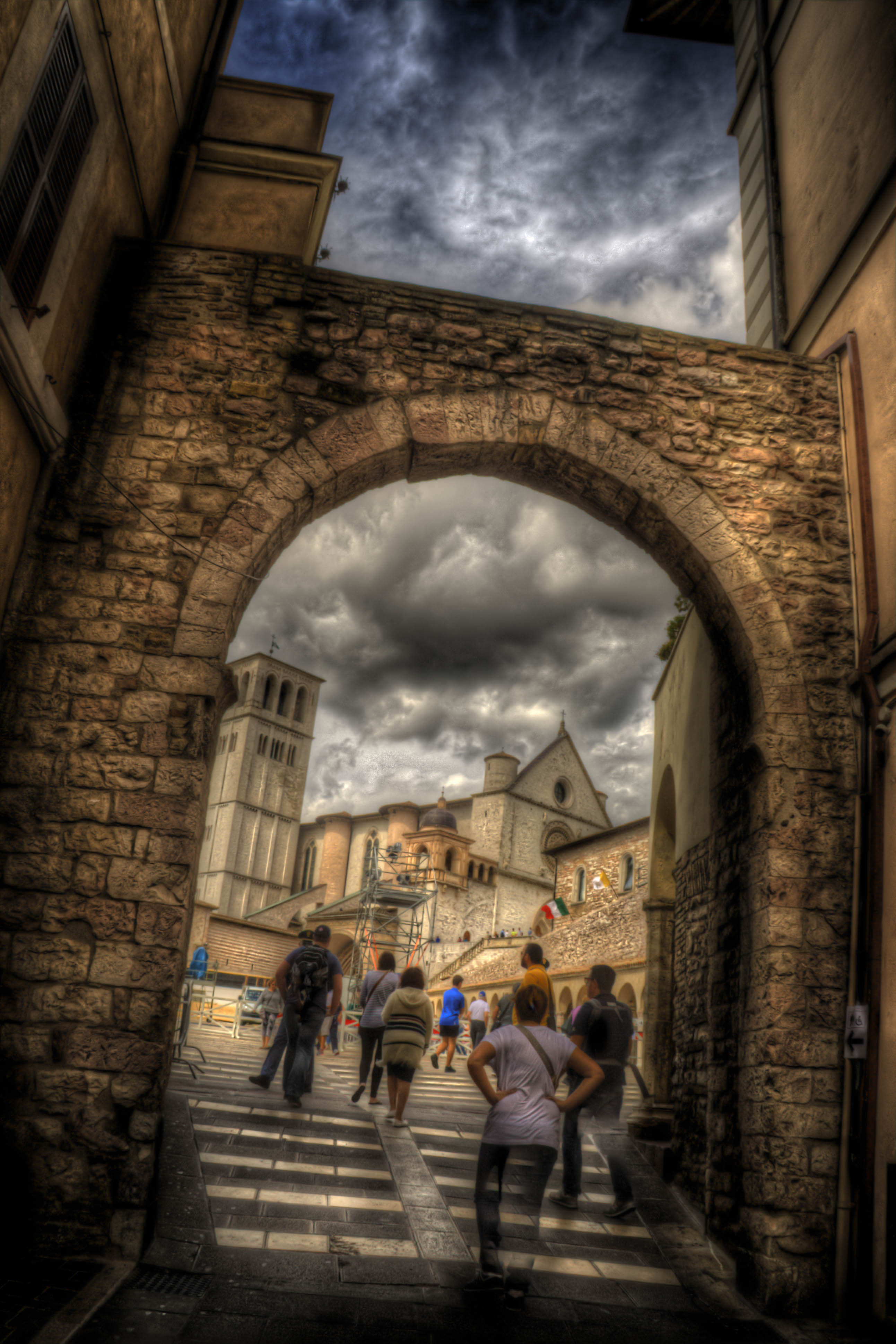 Assisi  Umbria Vie Monumenti HDR 