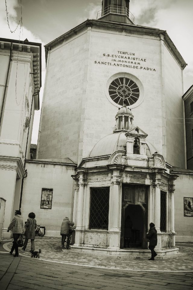 Rimini Chiesa monumenti Particolare 