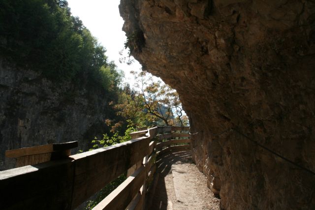 Sanzeno (Tn) Percorso nella roccia di San Romedio 