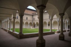 Ravenna Porticato Edificio Monumento portico dei francescani
