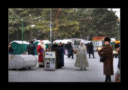 Dnipropetrovsk Ucraina Snegurochka Babbo Natale Neve Snegurochka e Babbo Natale