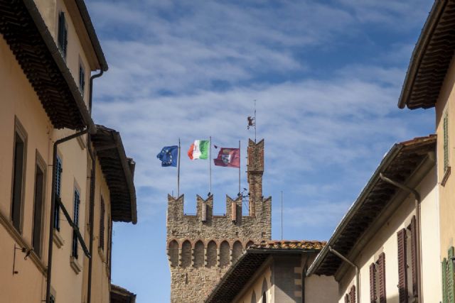 Arezzo Torre Bandiere 