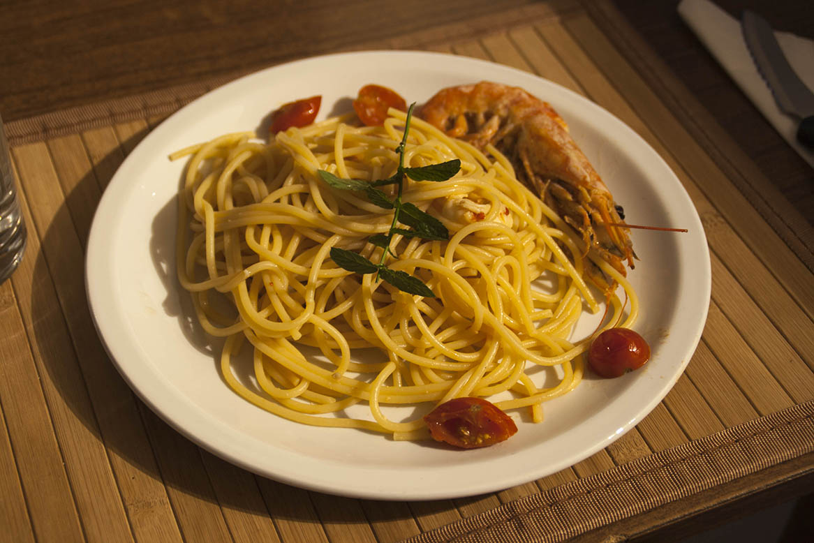 Spaghetti-con-i-gamberoni-al-mojito